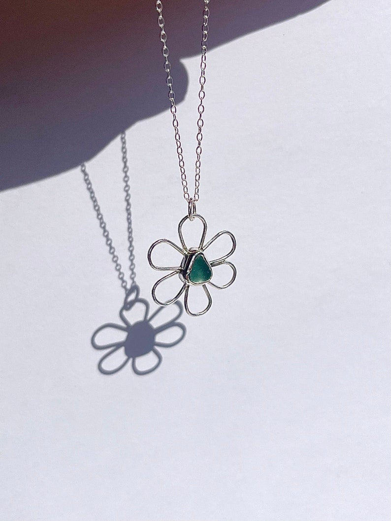 Daisy Seaglass Necklace image 0