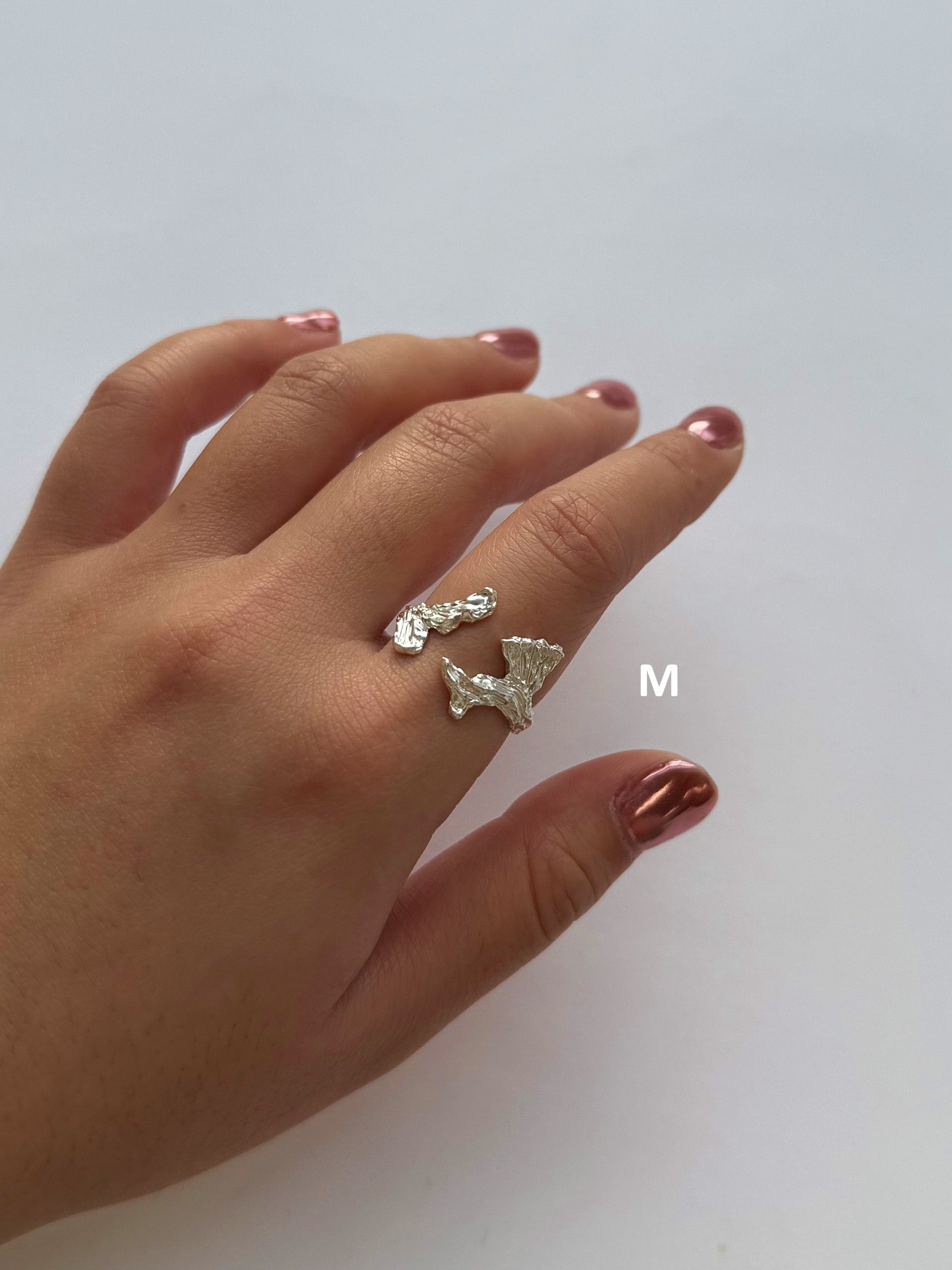 Adjustable Wave Molten Ring image 10