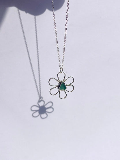 Daisy Seaglass Necklace image 2